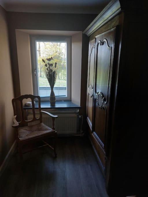 Le Reposoir Maison Spacieuse Avec Feu Au Bois Bertogne Exterior foto