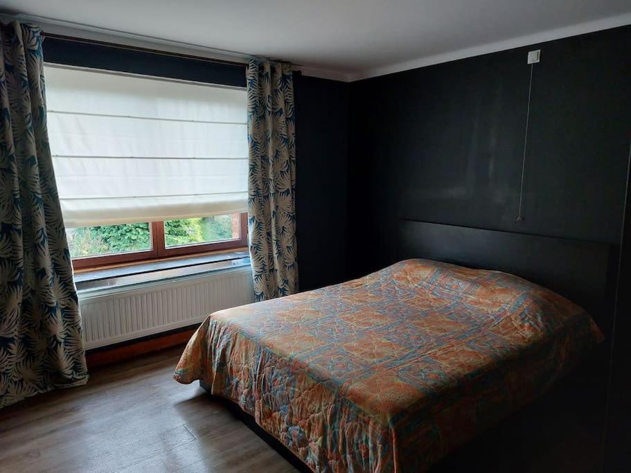 Le Reposoir Maison Spacieuse Avec Feu Au Bois Bertogne Exterior foto